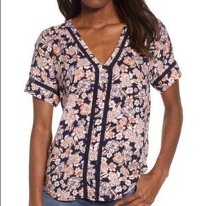 Hinge V neck floral peony blouse top